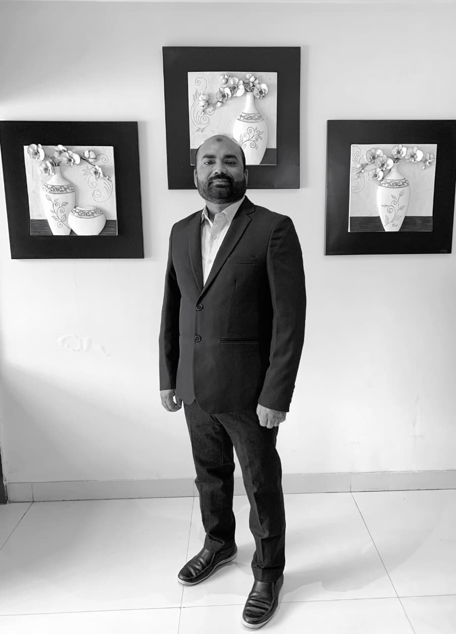 Dr. Rafat Quamar professional portrait